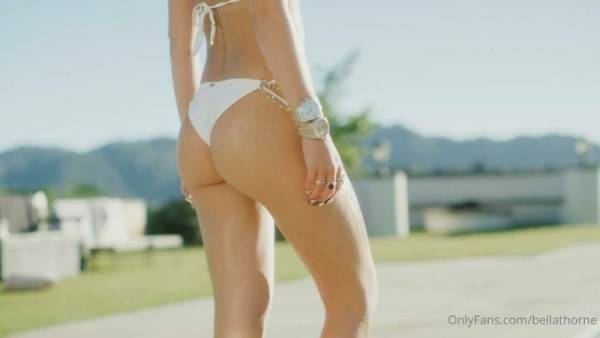 Bella Thorne Pool Bikini Onlyfans Video Leaked on ladyda.com