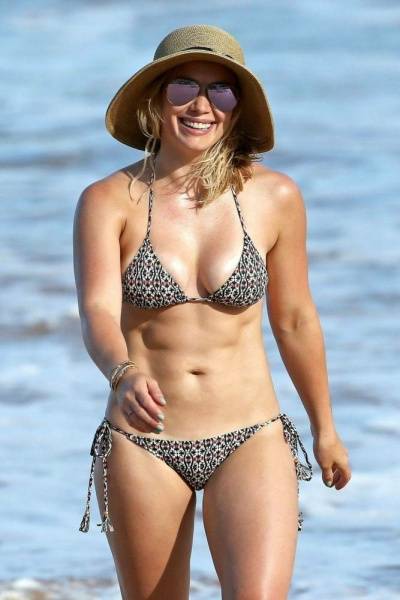Hilary Duff Paparazzi Bikini Beach Set Leaked - Usa on ladyda.com