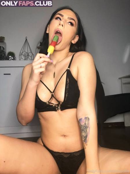 Missolliefree OnlyFans Leaks (17 Photos) on ladyda.com