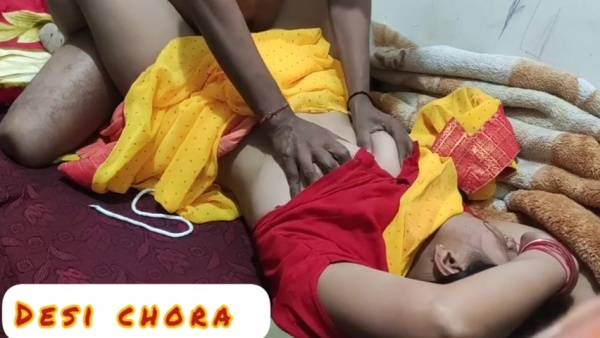 Desi Bhabhi With Sari Fuck With Me - India on ladyda.com