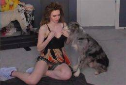 Amouranth Pussy Slip Leaked Twitch Stream Video on ladyda.com