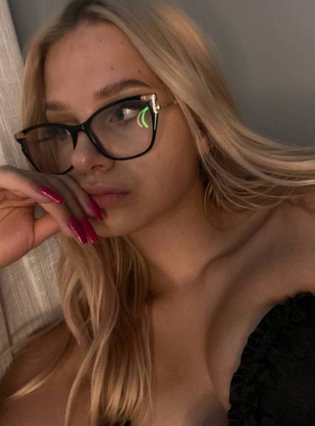 Lovely model LittleTinyBlonde boobs show on ladyda.com