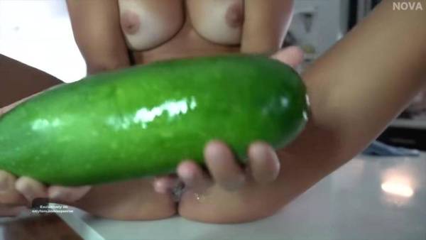 Aspen Rae Nude Vegetable Masturbation OnlyFans Video Leaked on ladyda.com