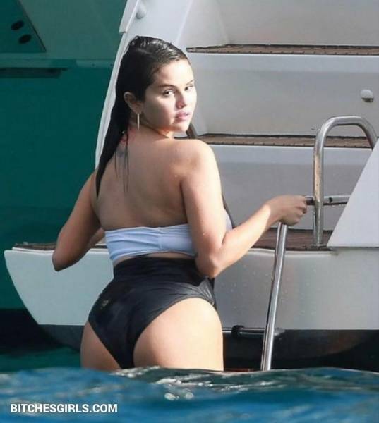 Selena Gomez Nude Latina - Selena Nude Videos Latina on ladyda.com