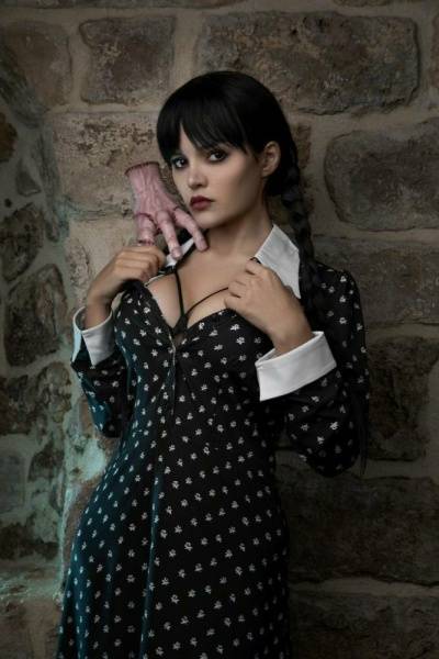 Kalinka Fox Nude Wednesday Addams Cosplay Patreon Set Leaked on ladyda.com