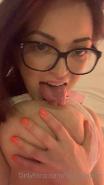 Tessa Fowler Nude Titty Lick OnlyFans Video Leaked - Usa on ladyda.com