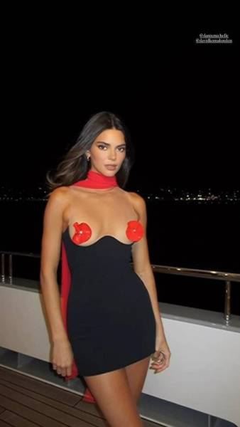 Kendall Jenner Pasties Dress Candid Video Leaked - Usa on ladyda.com