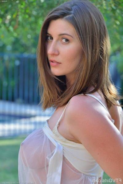Amber Hahn nude on ladyda.com