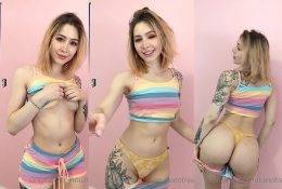 Luxlo Cosplay Yellow Thong Ass Tease Video Leaked on ladyda.com