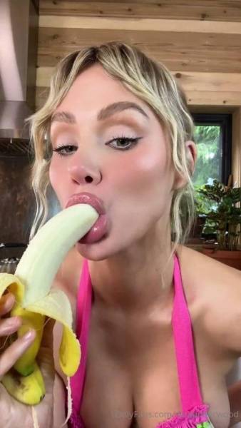 Sara Jean Underwood Banana Blowjob OnlyFans Video Leaked - Usa on ladyda.com